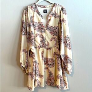 Cal Style Cream Paisley Top